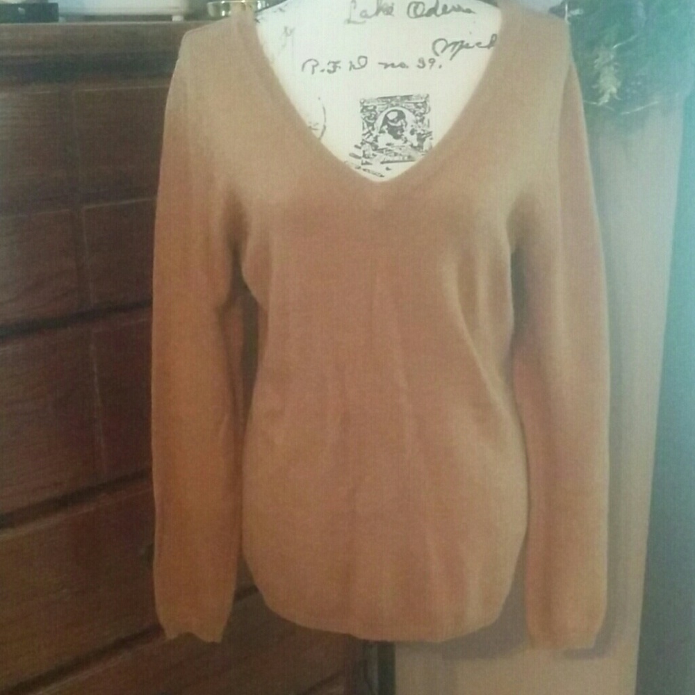 Old navy V neck sweater